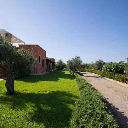 Biancolivo In Salento Bed & Breakfast