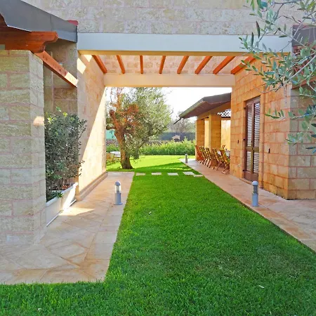 Biancolivo In Salento Bed & Breakfast